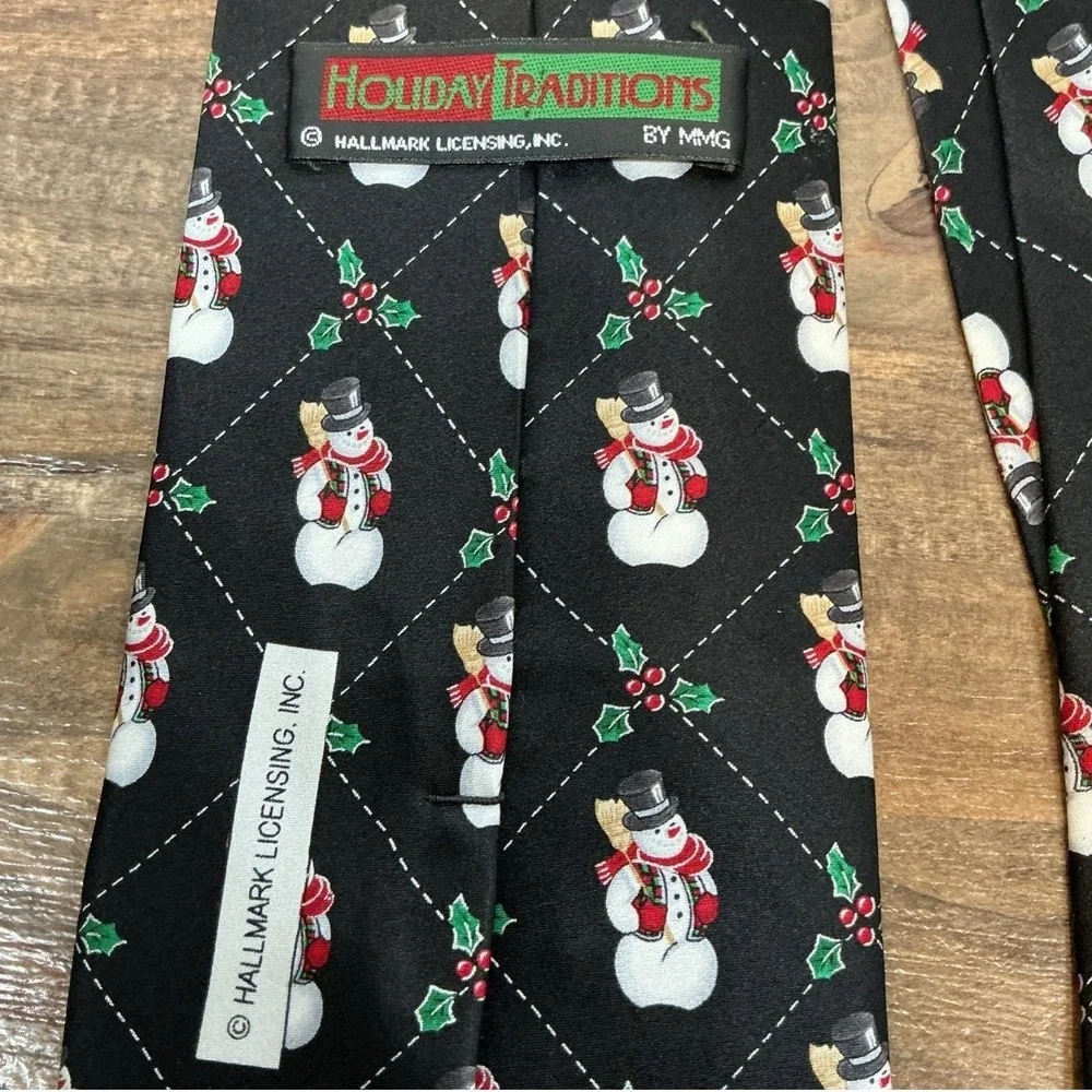 Holiday Traditions Hallmark Mens Silk‎ Tie Black Snowman Christmas Holly MMG